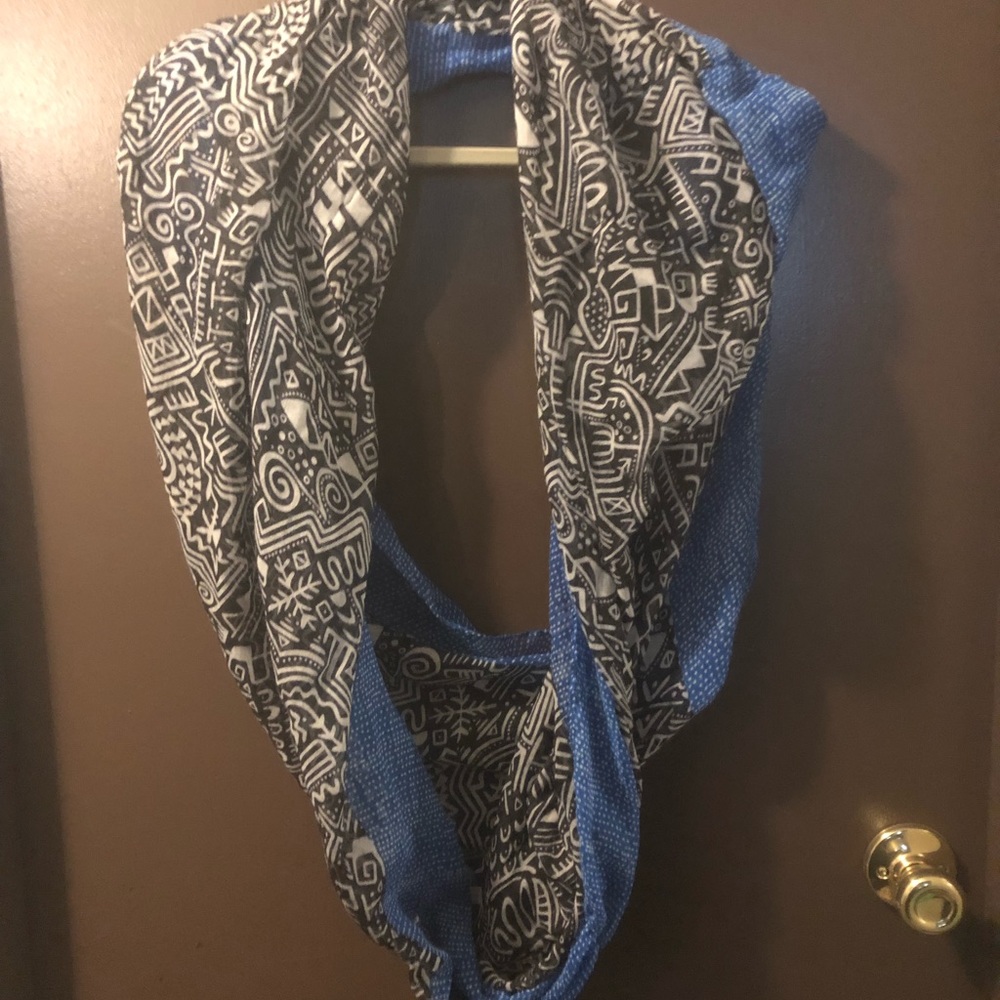 Infinity scarf - Picture 3 of 3